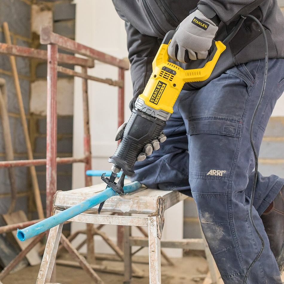 Serra Sabre 900W Stanley Fme360